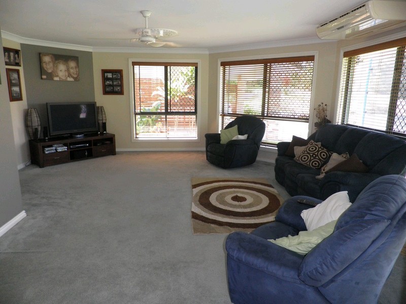 28 Emerald Drive, Southside QLD 4570