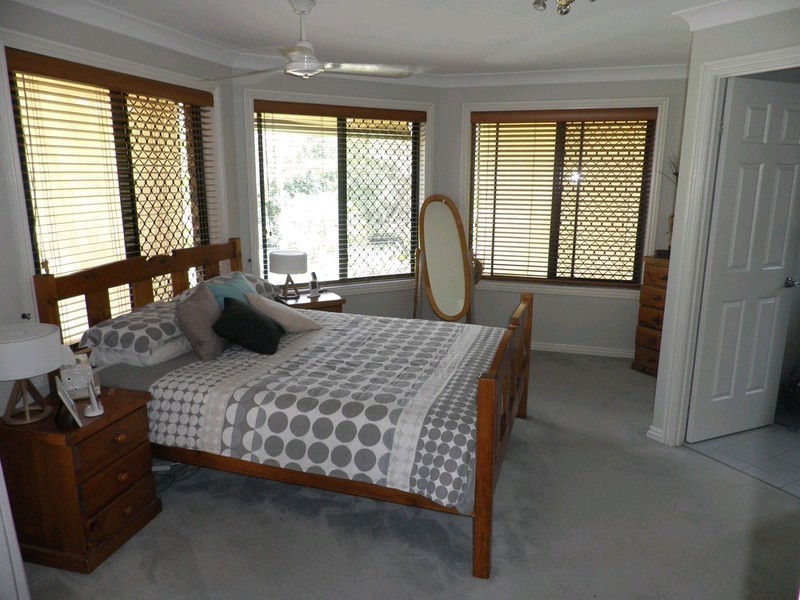 28 Emerald Drive, Southside QLD 4570