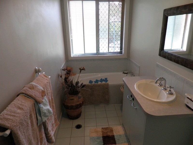 28 Emerald Drive, Southside QLD 4570