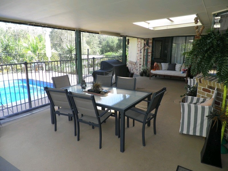 28 Emerald Drive, Southside QLD 4570