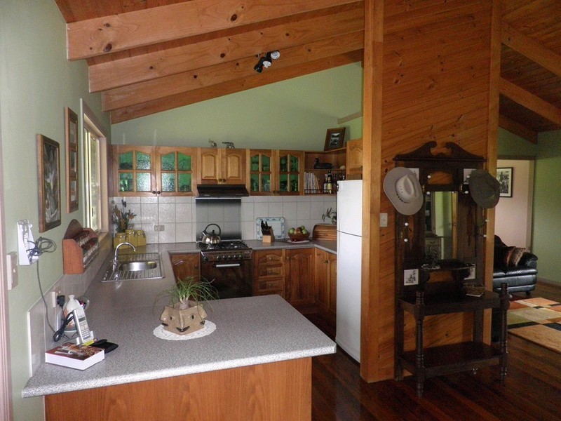 42 TIPPING ROAD, Chatsworth QLD 4570