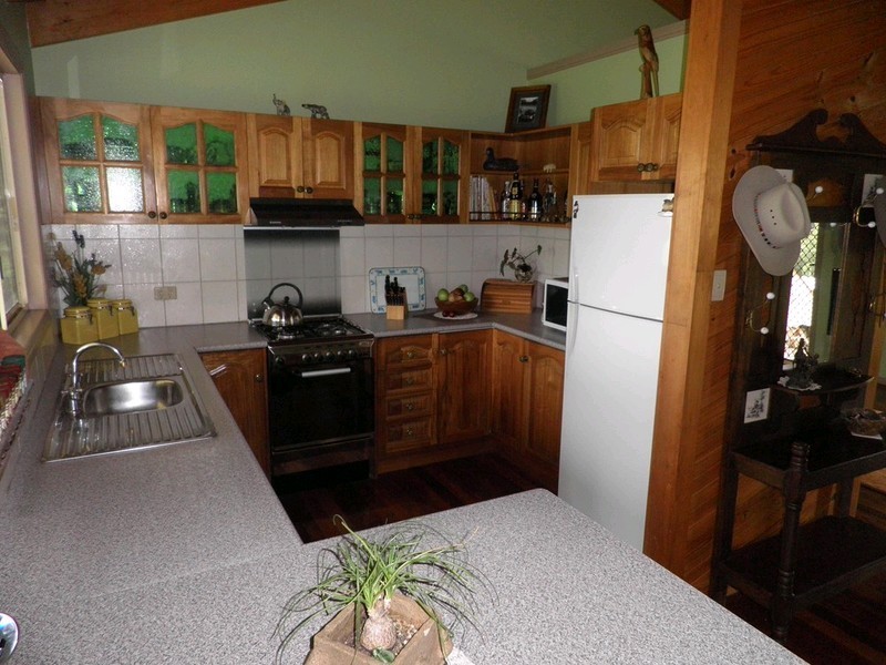 42 TIPPING ROAD, Chatsworth QLD 4570