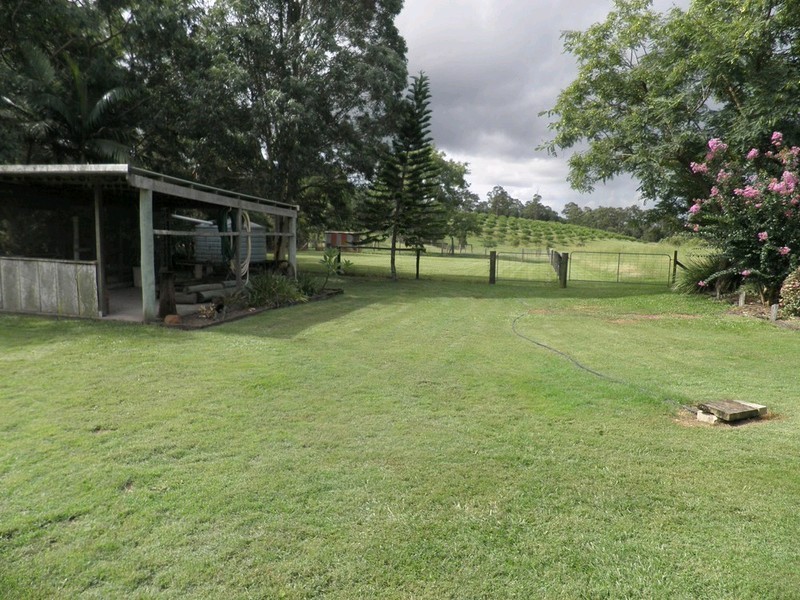 42 TIPPING ROAD, Chatsworth QLD 4570