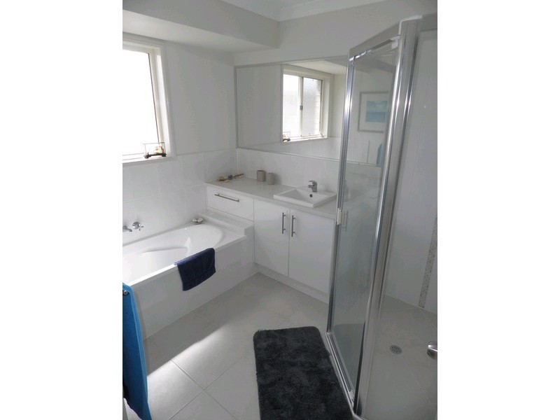 33 Premier Avenue, Jones Hill QLD 4570