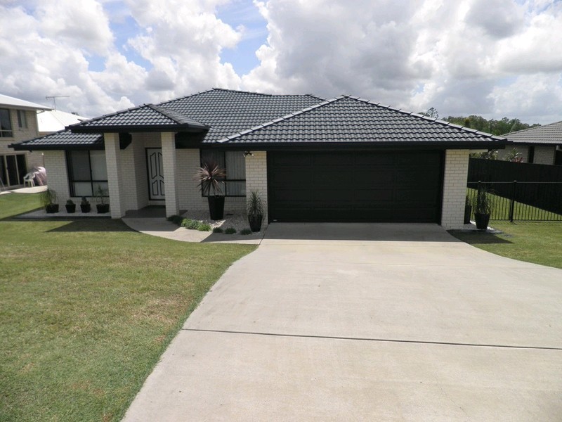 14 Hilltop Avenue, Southside QLD 4570