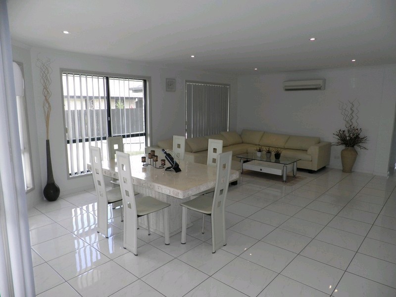 14 Hilltop Avenue, Southside QLD 4570