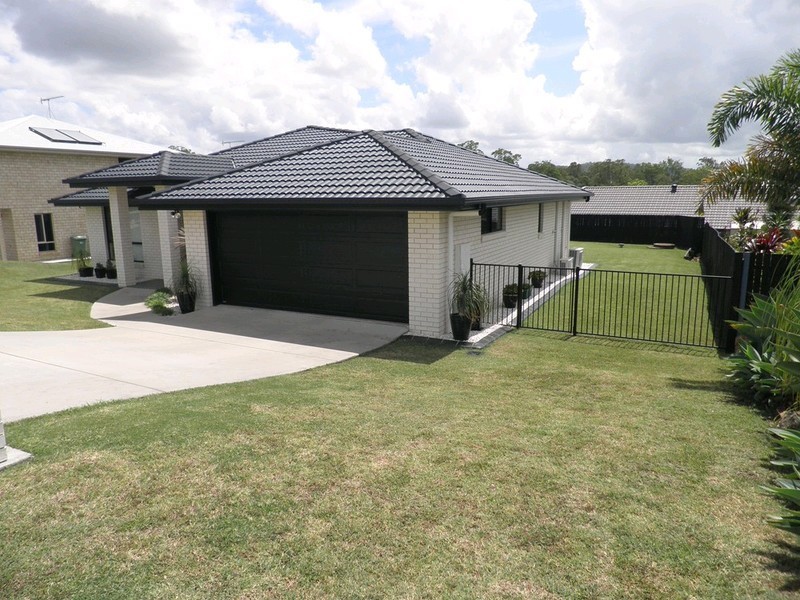 14 Hilltop Avenue, Southside QLD 4570