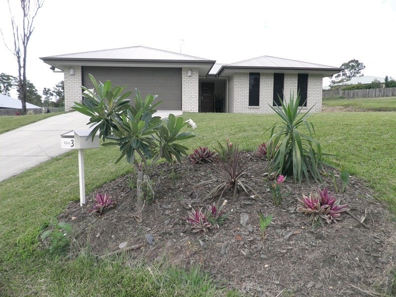 3 Duffy Court, Southside QLD 4570