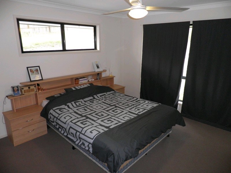 3 Duffy Court, Southside QLD 4570