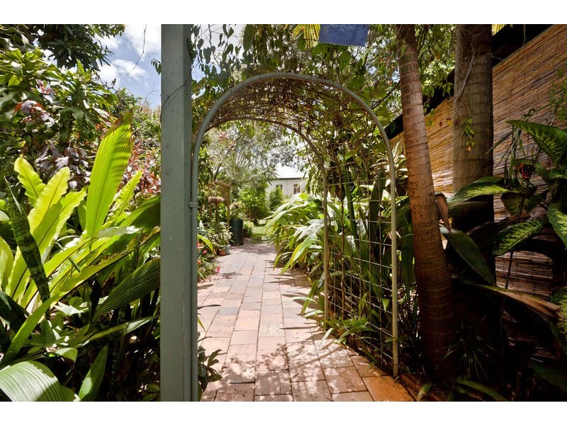 22 Elliot Street, Kangaroo Point QLD 4169