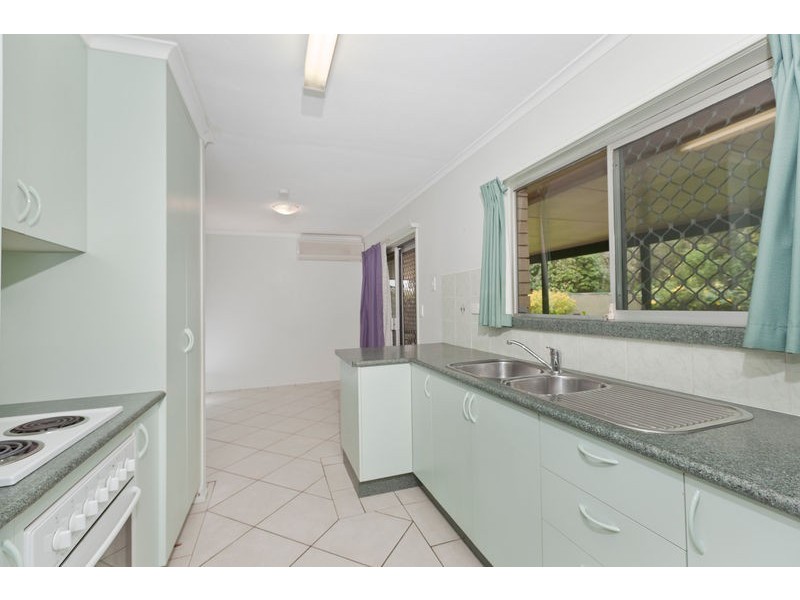 17 Bluegum Street, Macgregor QLD 4109