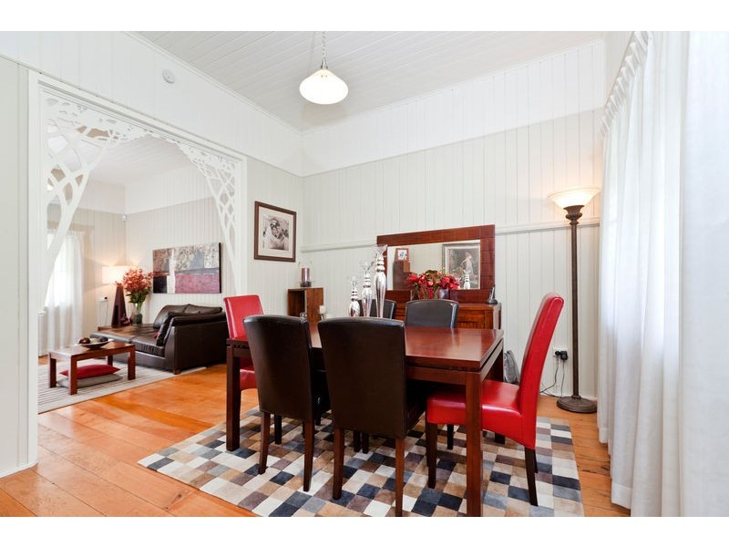 1 Rosecliffe Street, Highgate Hill QLD 4101