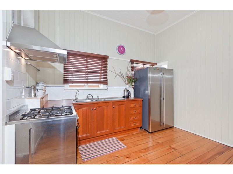 1 Rosecliffe Street, Highgate Hill QLD 4101