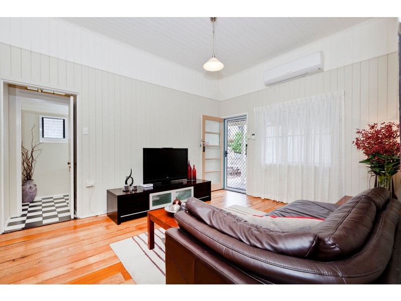 1 Rosecliffe Street, Highgate Hill QLD 4101