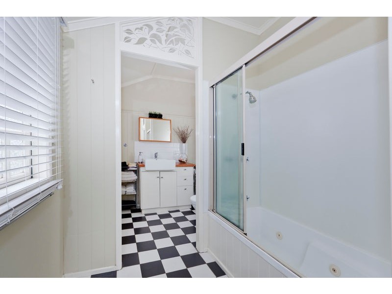 1 Rosecliffe Street, Highgate Hill QLD 4101