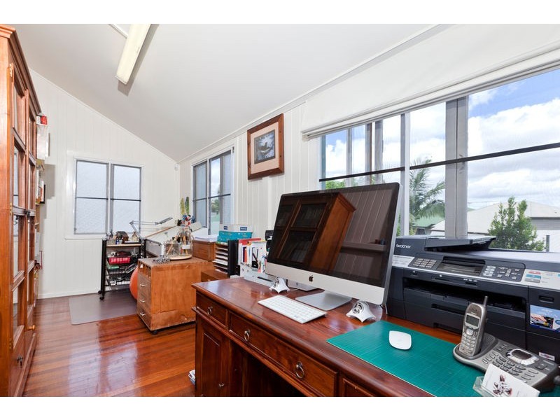 1 Rosecliffe Street, Highgate Hill QLD 4101