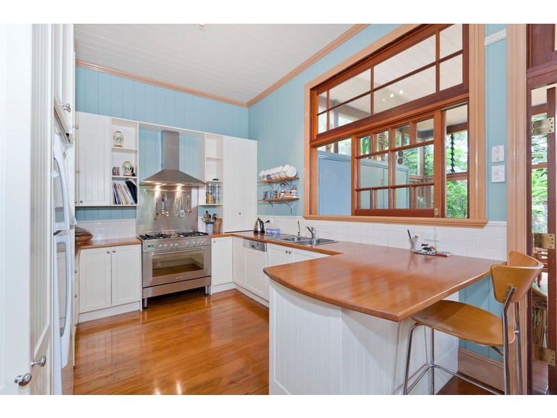 38 Blakeney Street, Highgate Hill QLD 4101