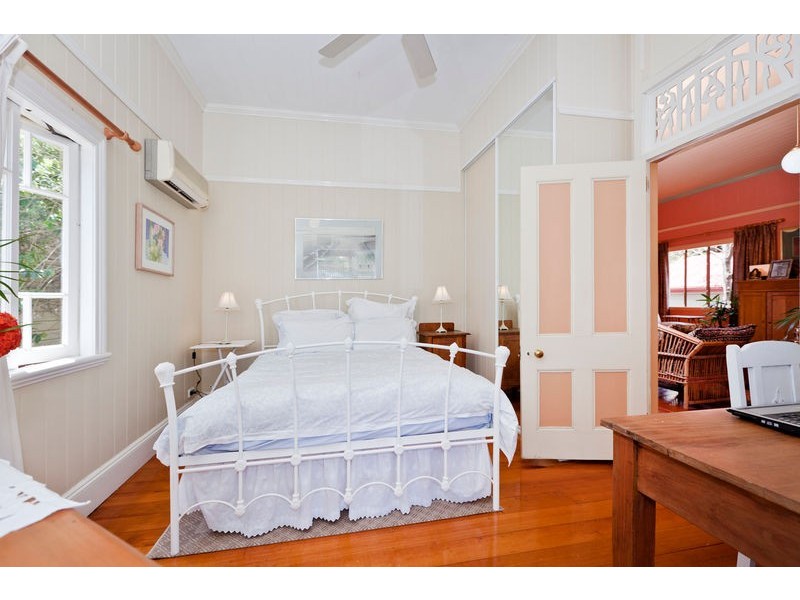 38 Blakeney Street, Highgate Hill QLD 4101