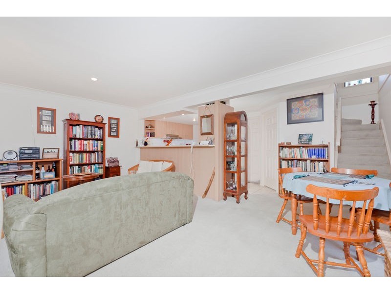 2/10 Redarc Street, Fairfield QLD 4103