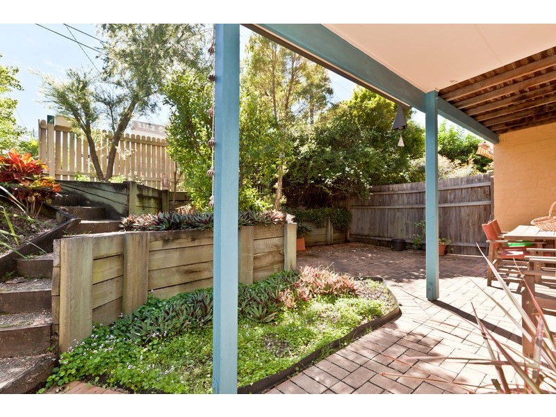 2/10 Redarc Street, Fairfield QLD 4103