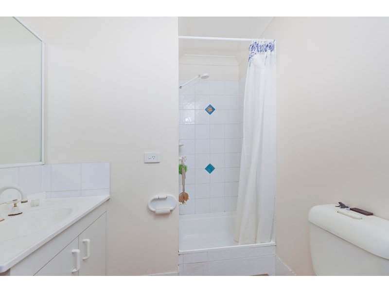 2/10 Redarc Street, Fairfield QLD 4103