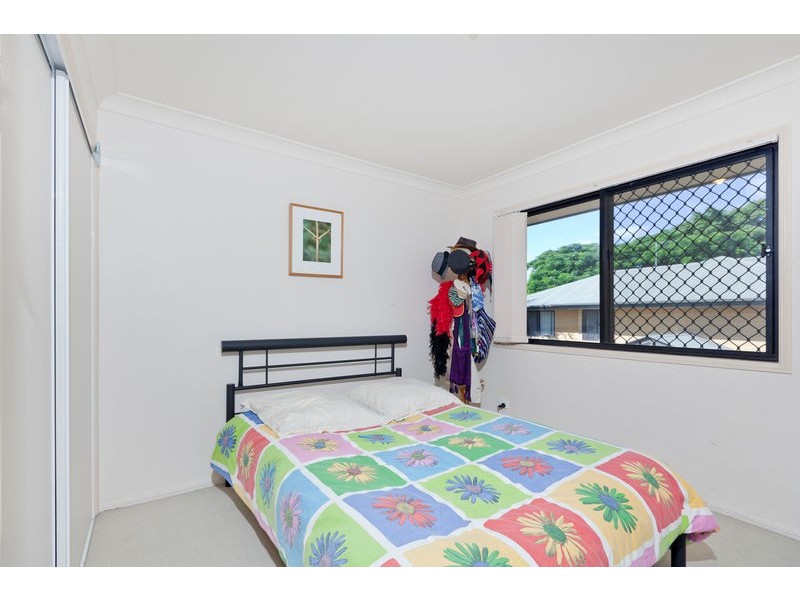 2/10 Redarc Street, Fairfield QLD 4103