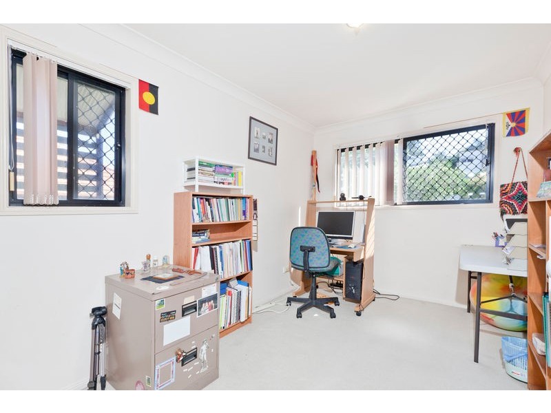 2/10 Redarc Street, Fairfield QLD 4103