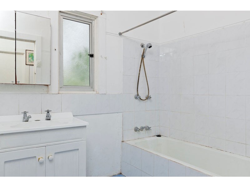 32 Nyleta Street, Coopers Plains QLD 4108