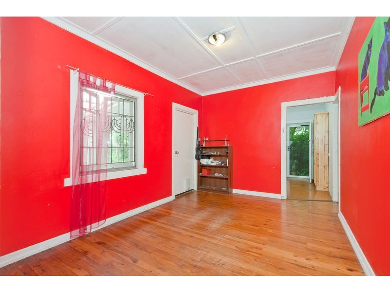 32 Nyleta Street, Coopers Plains QLD 4108