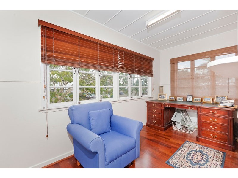 18 Clive Street, Annerley QLD 4103