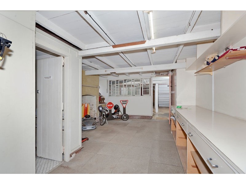 18 Clive Street, Annerley QLD 4103