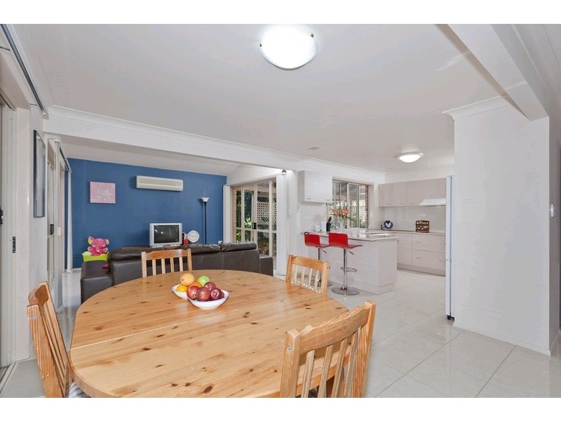 15 Warrington Street, Robertson QLD 4109