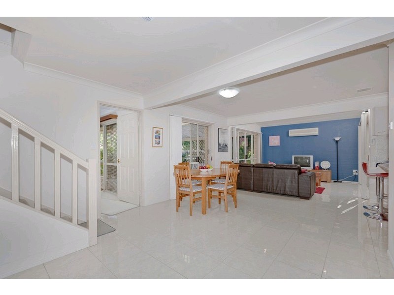 15 Warrington Street, Robertson QLD 4109