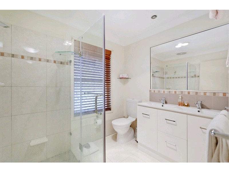 15 Warrington Street, Robertson QLD 4109