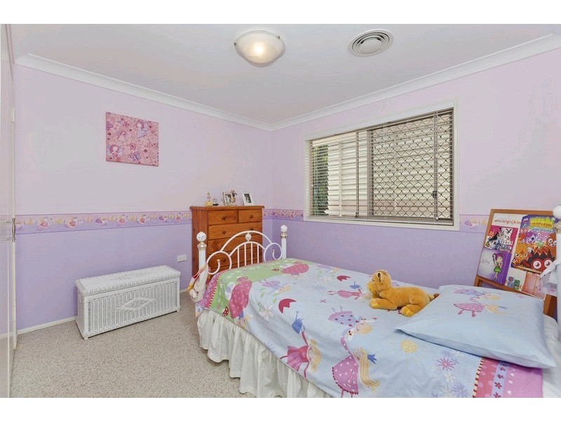 15 Warrington Street, Robertson QLD 4109