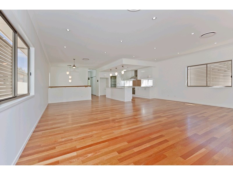 381 Verney Road East, Graceville QLD 4075