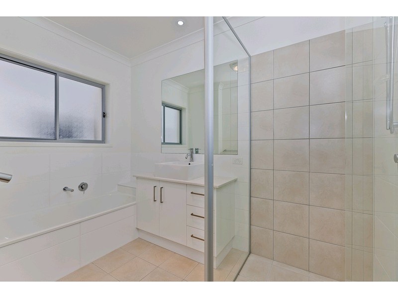 381 Verney Road East, Graceville QLD 4075