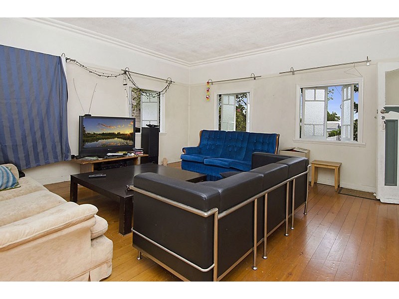 42 Middle Street, Highgate Hill QLD 4101