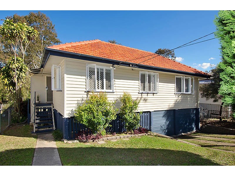 74 Muriel Avenue, Moorooka QLD 4105