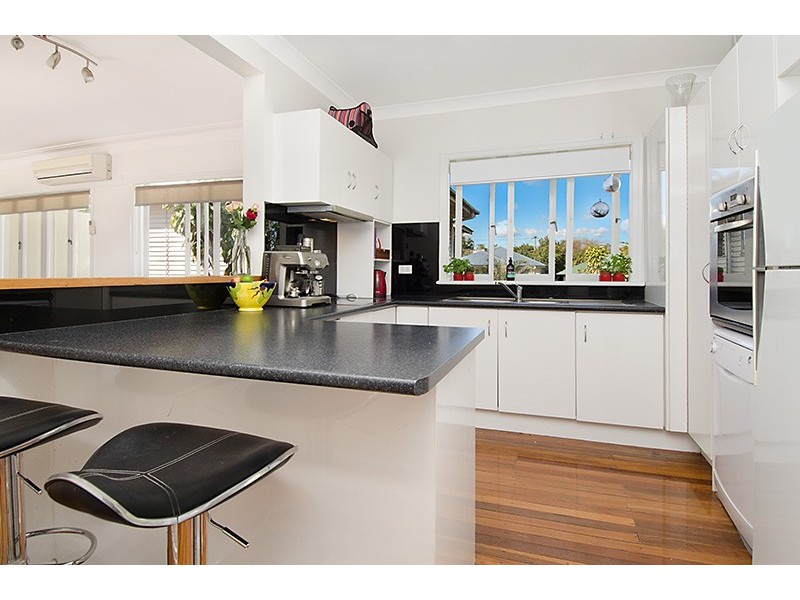 74 Muriel Avenue, Moorooka QLD 4105