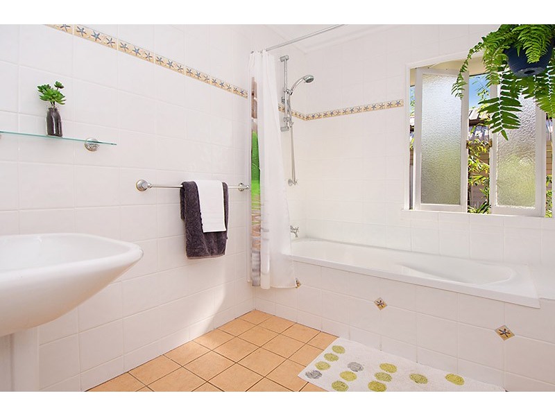 74 Muriel Avenue, Moorooka QLD 4105