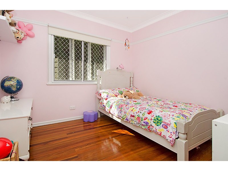 74 Muriel Avenue, Moorooka QLD 4105