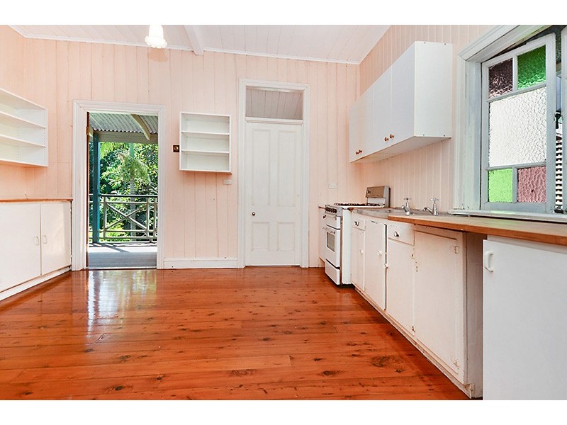 18 Julia Street, Highgate Hill QLD 4101