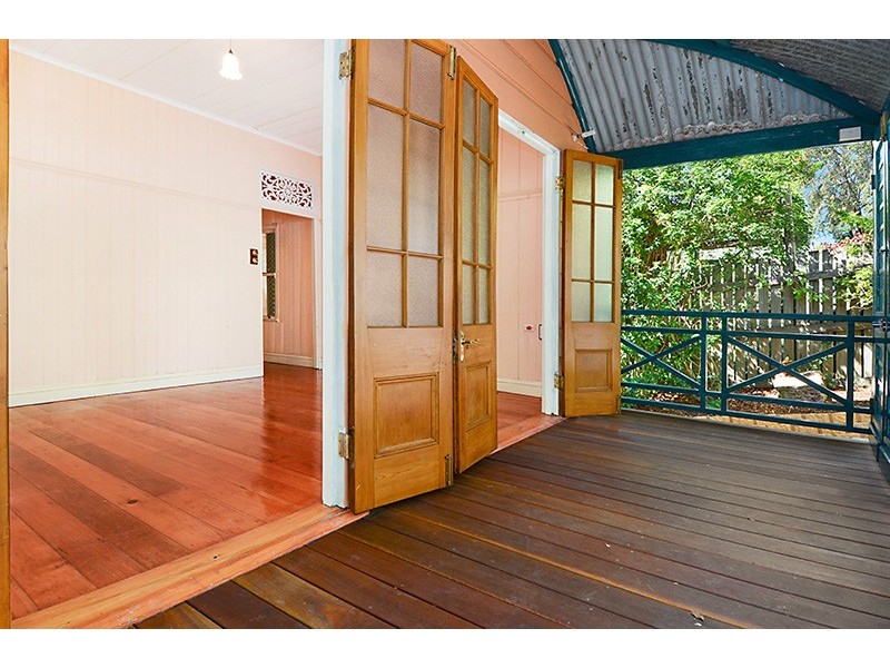 18 Julia Street, Highgate Hill QLD 4101