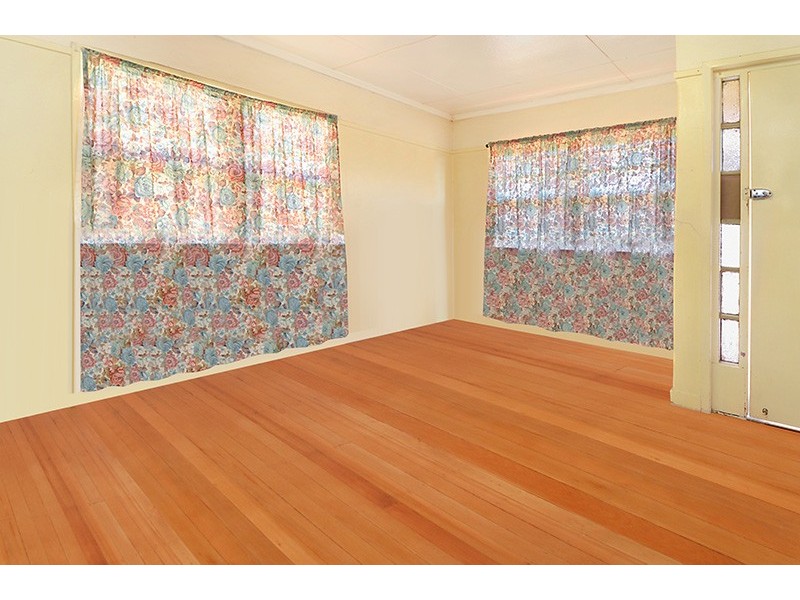 11 Macgroarty Street, Coopers Plains QLD 4108