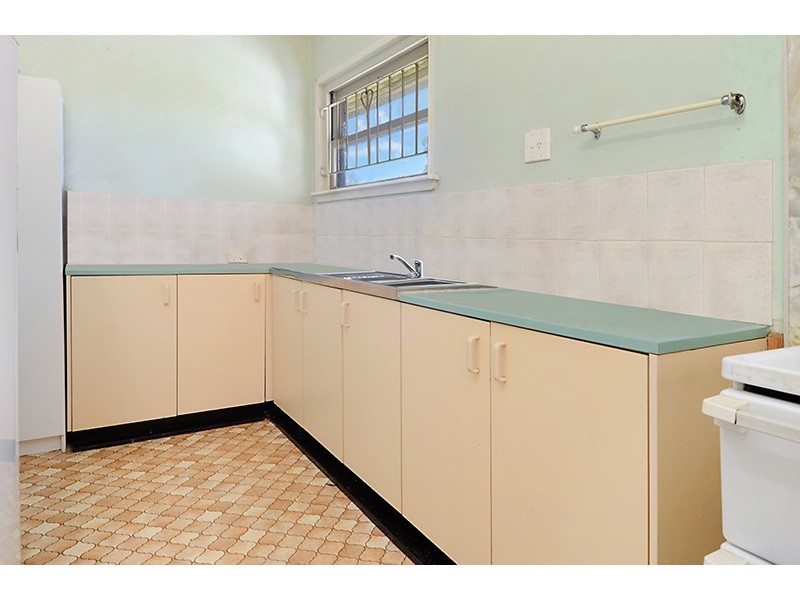 11 Macgroarty Street, Coopers Plains QLD 4108