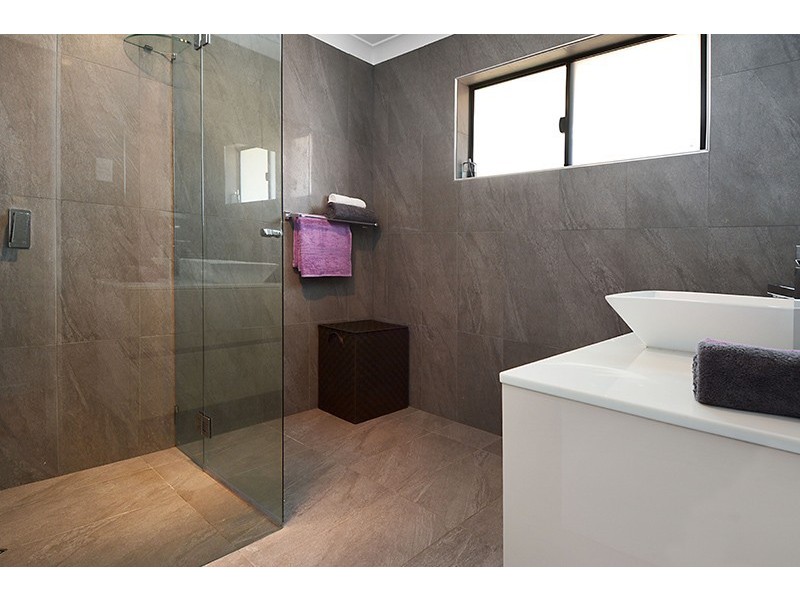 23 Swanfield Street, Macgregor QLD 4109