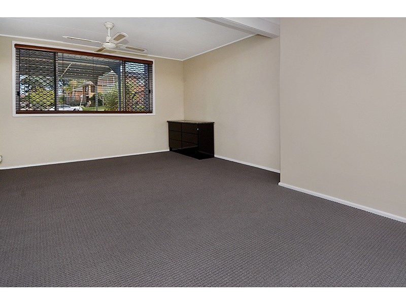 23 Swanfield Street, Macgregor QLD 4109