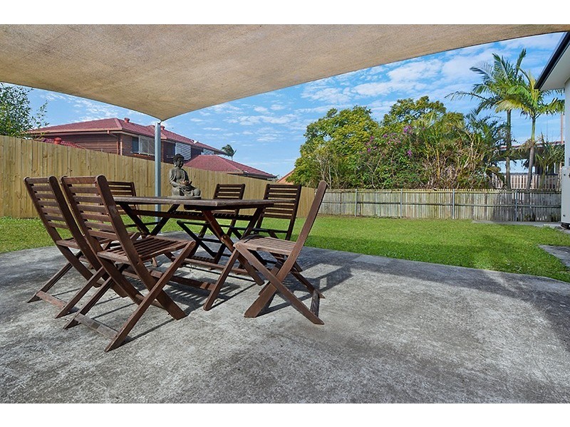 23 Swanfield Street, Macgregor QLD 4109