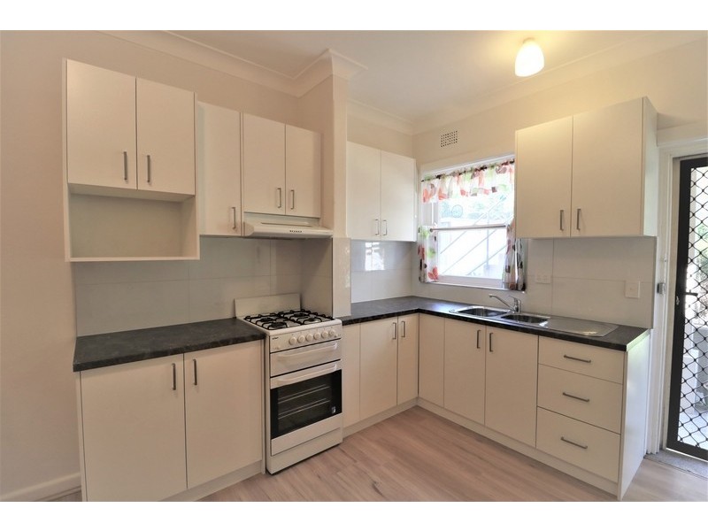 2/ 2A John Street, Ashfield NSW 2131